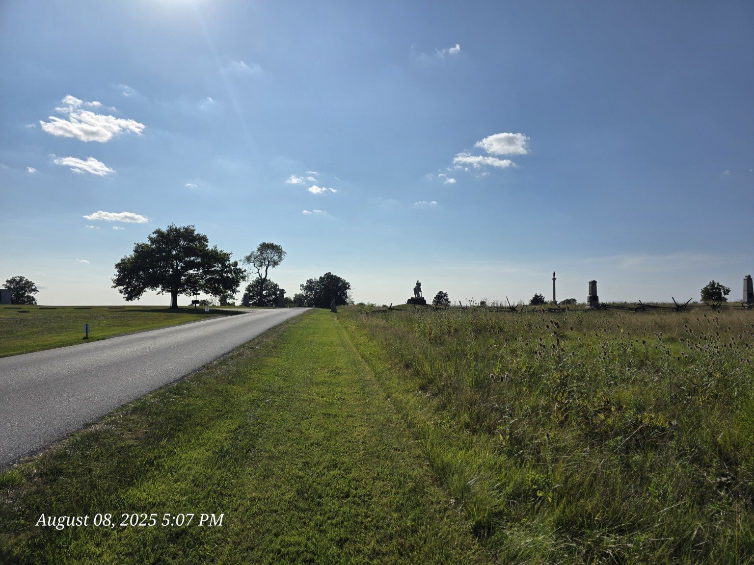 Wide Gettysburg battlefield landscape