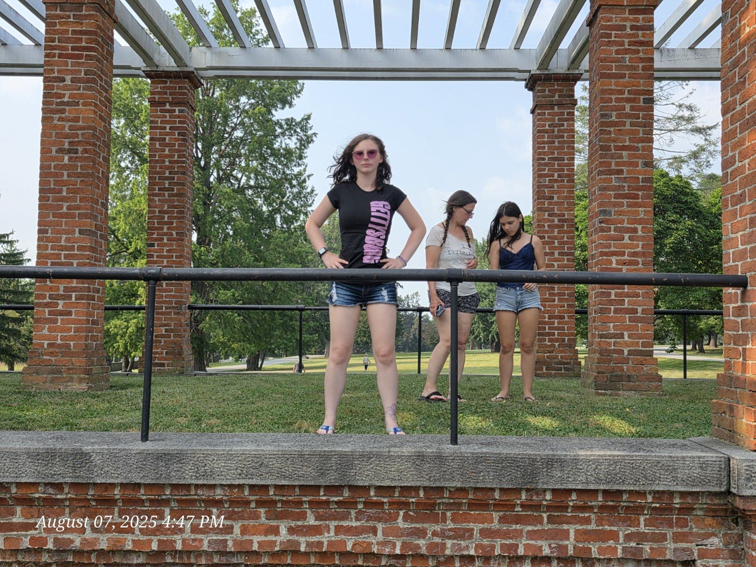 Candid family moment at the Soldiers' National Monument